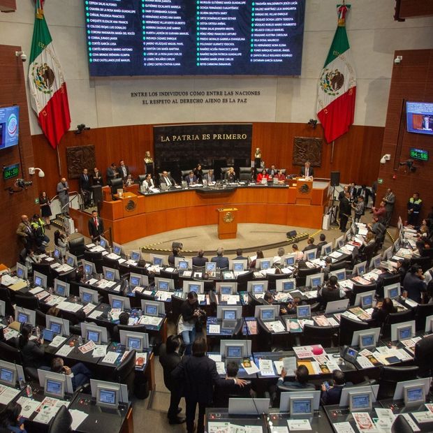 Aspecto durante Sesión en la Cámara de Senadores